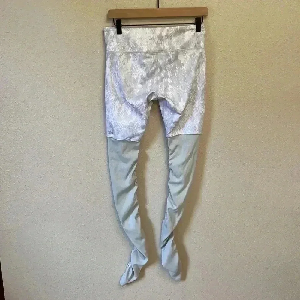 ALO Yoga Women’s Goddess Leggings - Picture 6 of 10